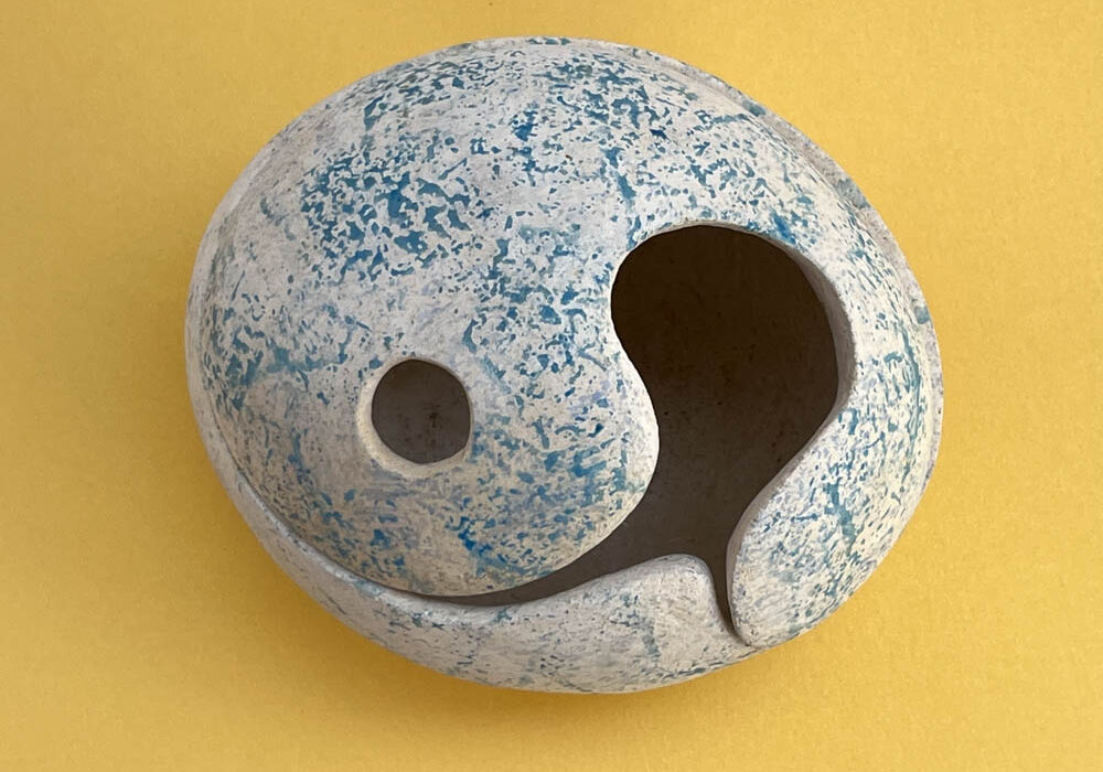 Inge Ikink - Eivormig doosje, yin en yang, bovenaanzicht